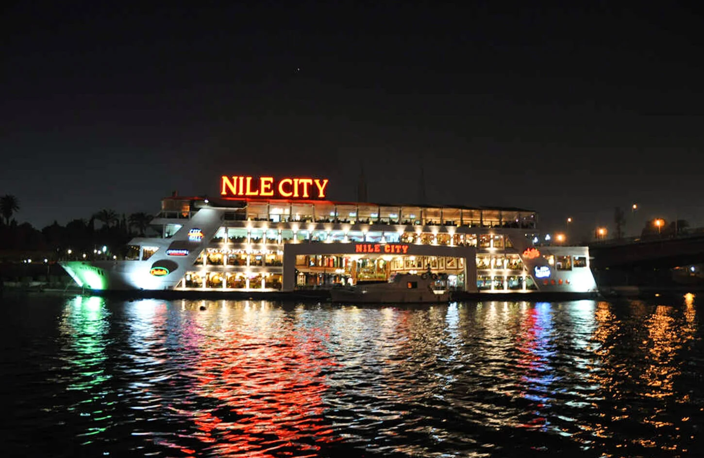  Cena Crucero por el Nilo y Espectáculo